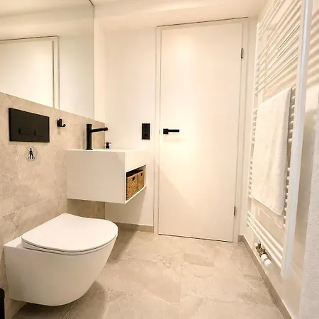 Einzimmerwohnung Frankfurt Messe إشبورن